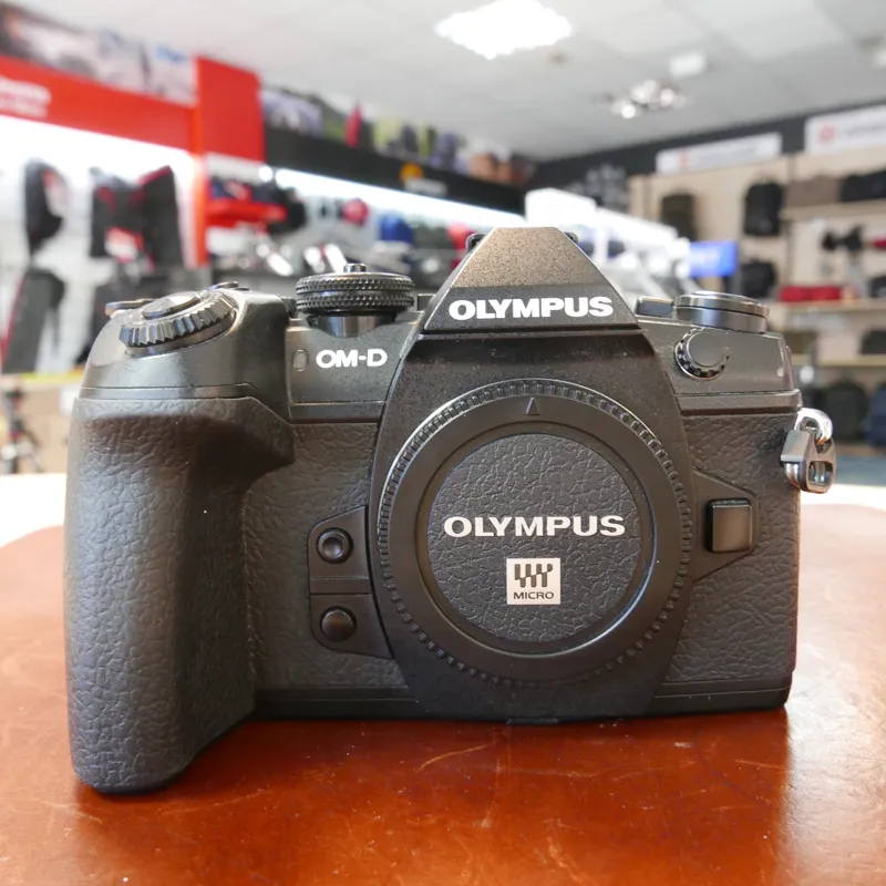 Used Olympus OM-D E-M1 Mark II Body with 4271 actuations - 1 YEAR GTEE-1
