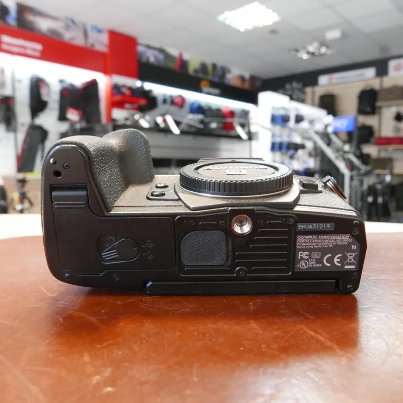 Used Olympus OM-D E-M1 Mark II Body with 4271 actuations - 1 YEAR GTEE-5