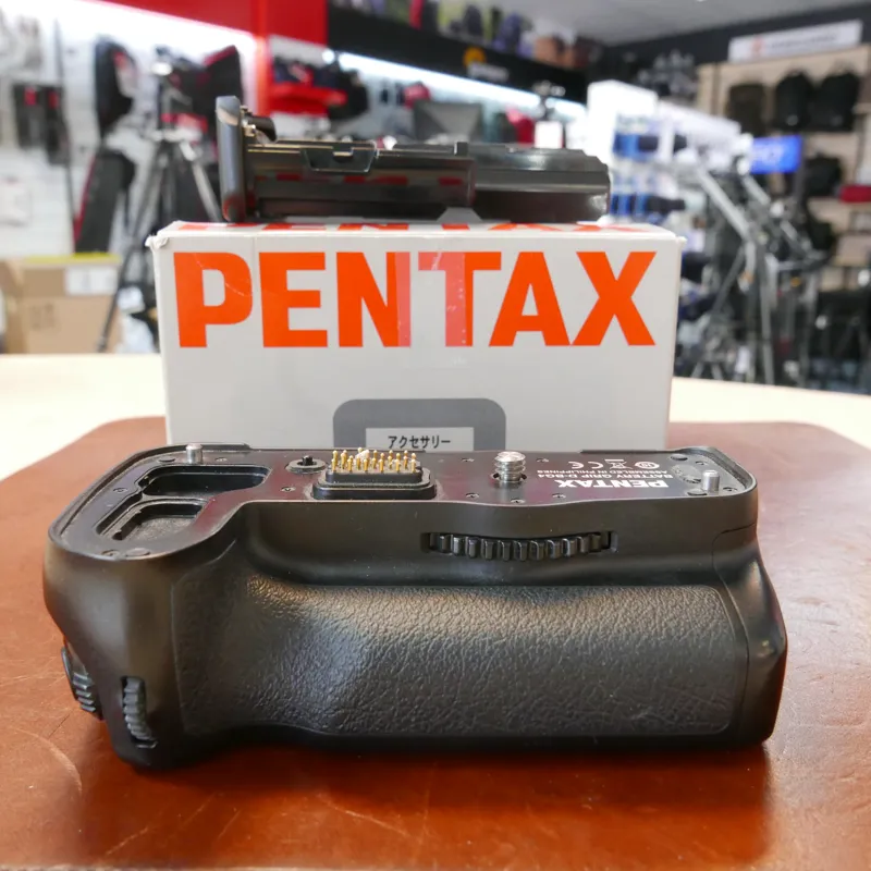 Used Pentax D-BG4 Grip For K-5 K7 and K-5 II - 1 YEAR GTEE