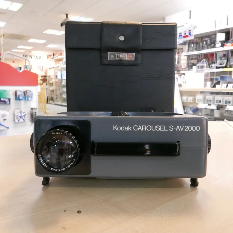 Used Kodak Carousel S-AV 2000 Slide Projector - 1 YEAR GTEE-1