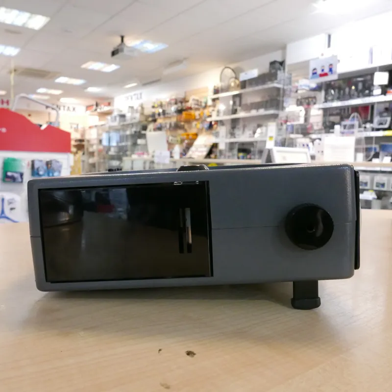 Used Kodak Carousel S-AV 2000 Slide Projector - 1 YEAR GTEE-2