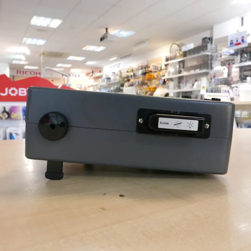 Used Kodak Carousel S-AV 2000 Slide Projector - 1 YEAR GTEE-4