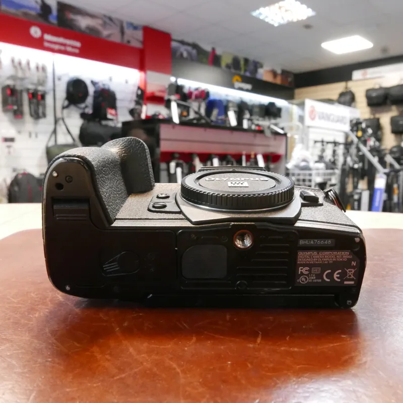 Used Olympus OM-D E-M1 Mark II Body with 46332 actuations - 1 YEAR GTEE-4