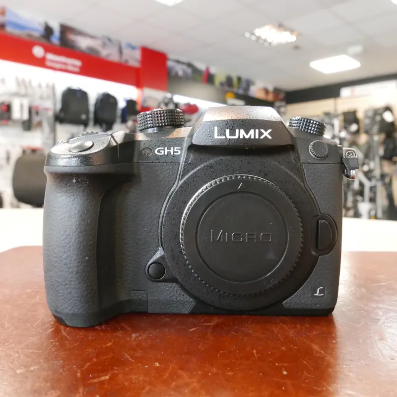 Used Panasonic Lumix GH5 Body - 10385 Actuations - 1 YEAR GTEE-1