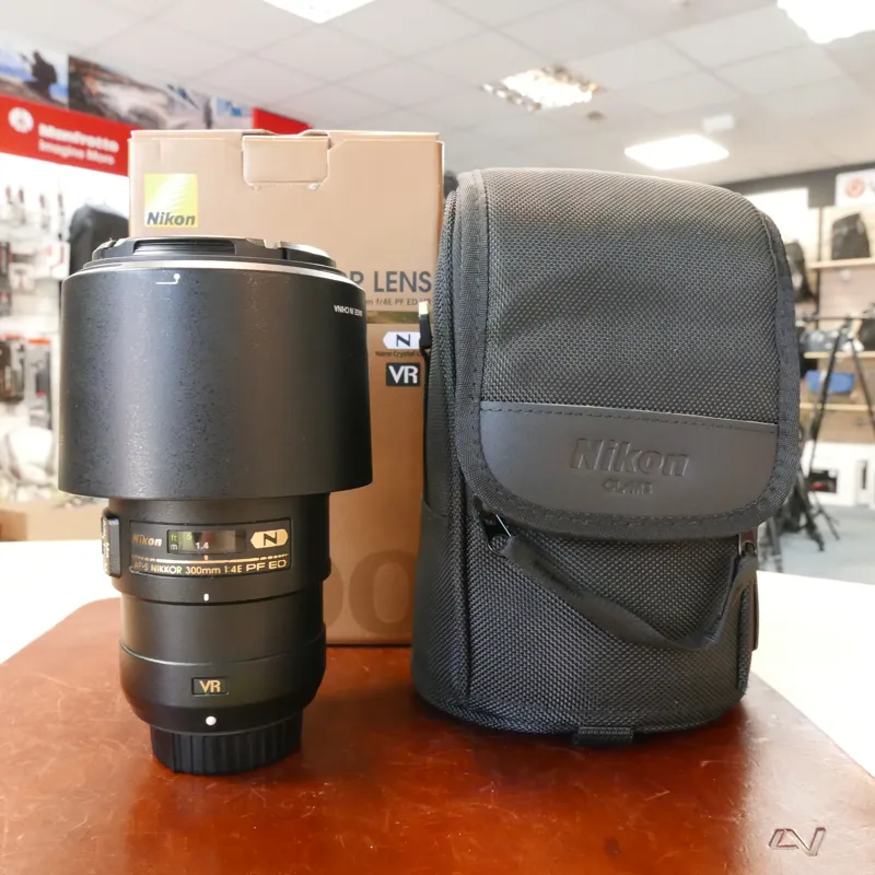 Used Nikon AF-S 300mm f4 E PF ED WR - 1 YEAR GTEE