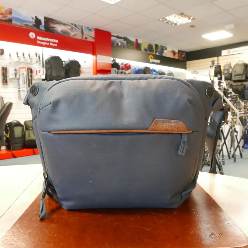 Used Peak Design Every Day Sling 6l - Blue - 12 Months Warranty