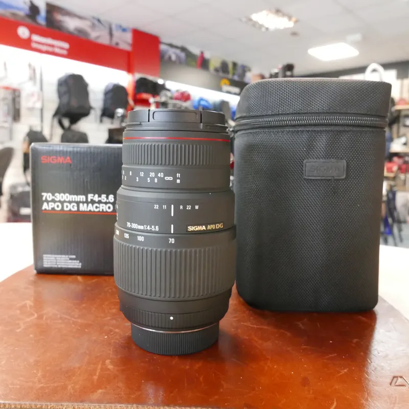 Sigma 70-300mm f⁄4-5.6 APO DG MACRO lens reviews, specification