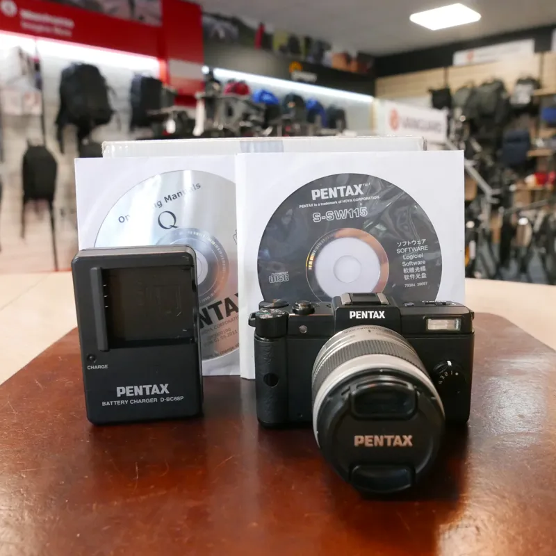 Used Pentax Q + 5-15mm 02 Zoom - 557 Actuations - 12 Months Warranty