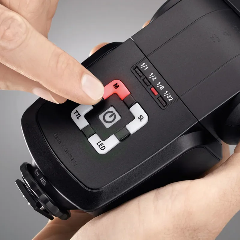 Metz Mecablitz 44 AF-2 Digital Electronic Flash in Fuji Fit-1