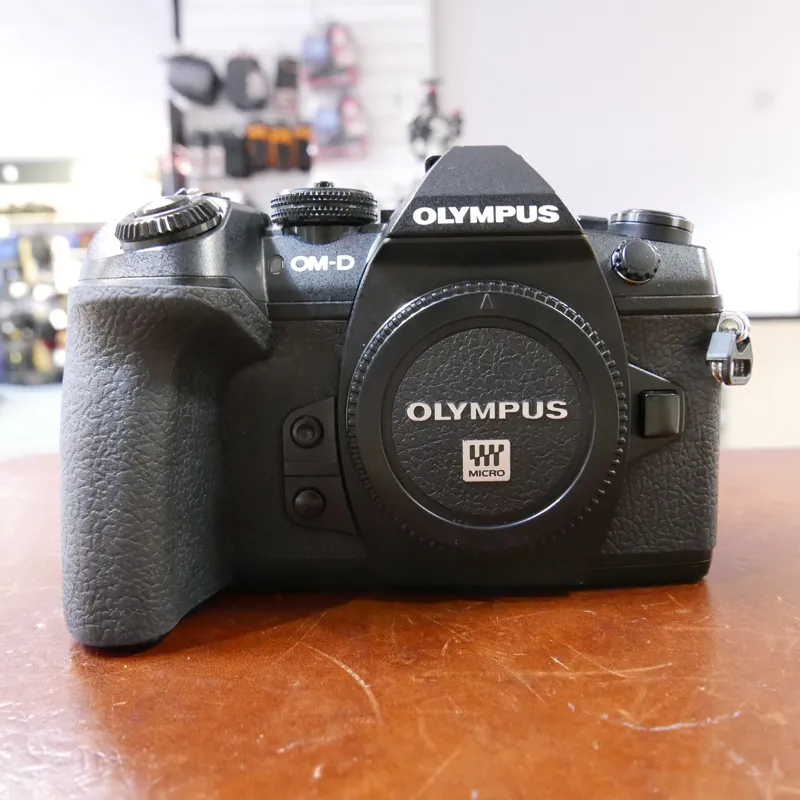Used Olympus OM-D E-M1 Mark II Body with 38823 actuations - 1 YEAR GTEE