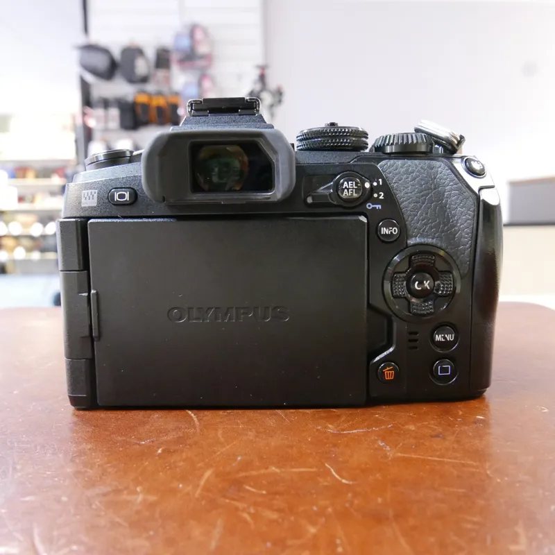 Used Olympus OM-D E-M1 Mark II Body with 38823 actuations - 1 YEAR GTEE-3