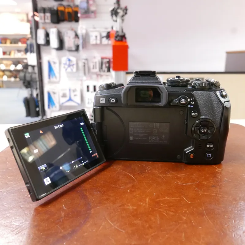 Used Olympus OM-D E-M1 Mark II Body with 38823 actuations - 1 YEAR GTEE-2