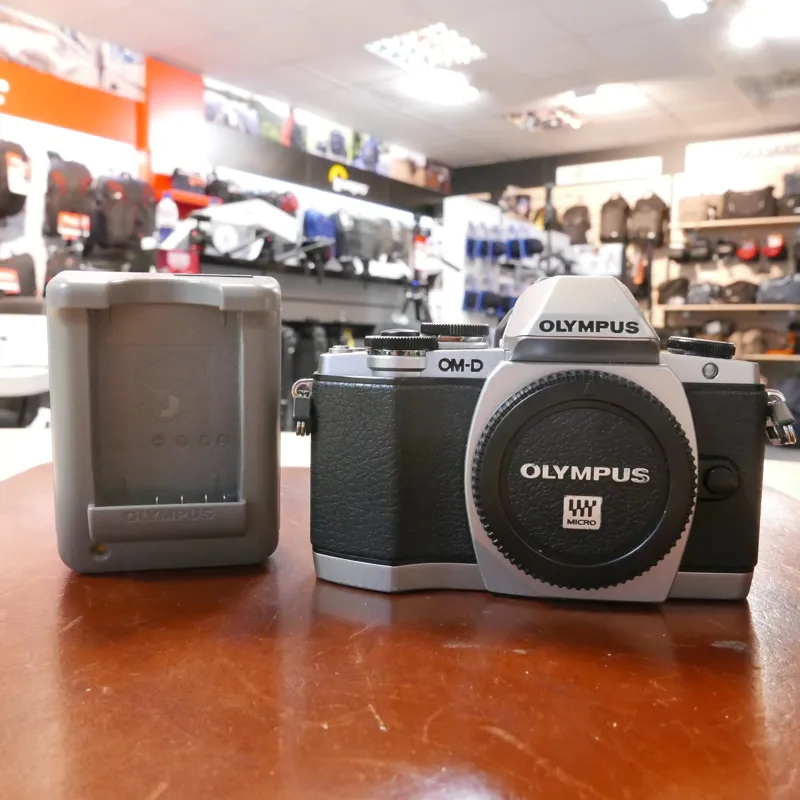 Used Olympus OM-D E-M10 Body 5249 actuations - 1 YEAR GTEE