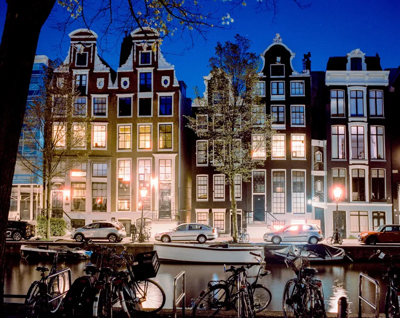 Cinestill Xpro 800T Colour Negative - 120-1