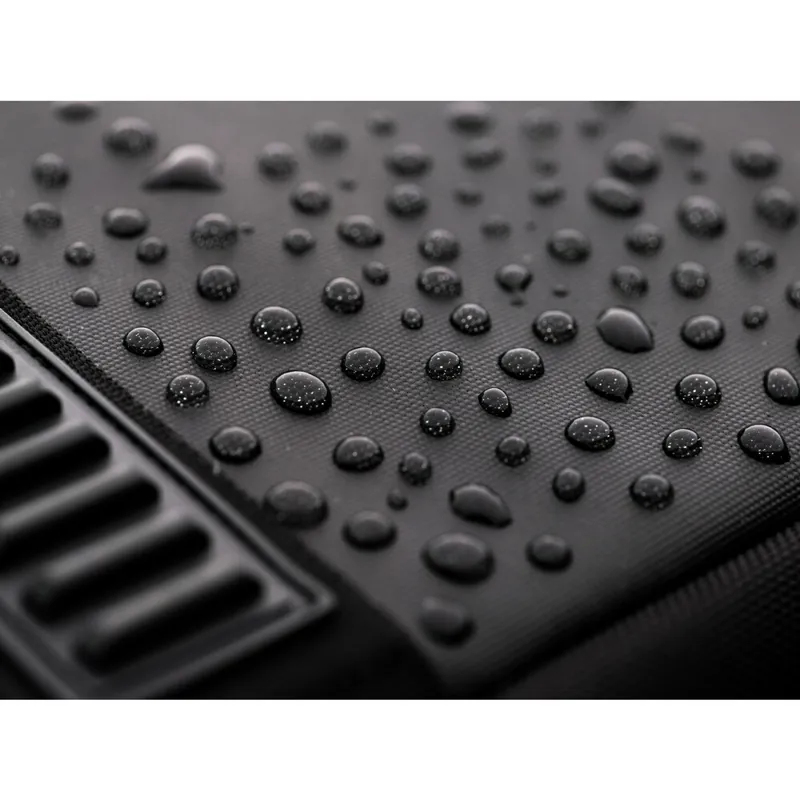 Ex-Display Tenba Cineluxe Shoulder Bag 24 in Black-7